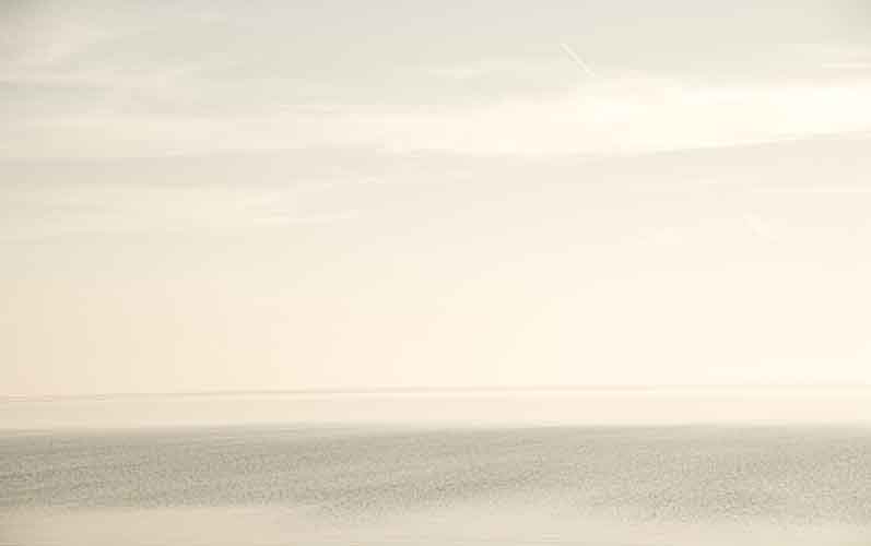 monika_m_seibel_stille/Meer_weiss_4.jpg width=